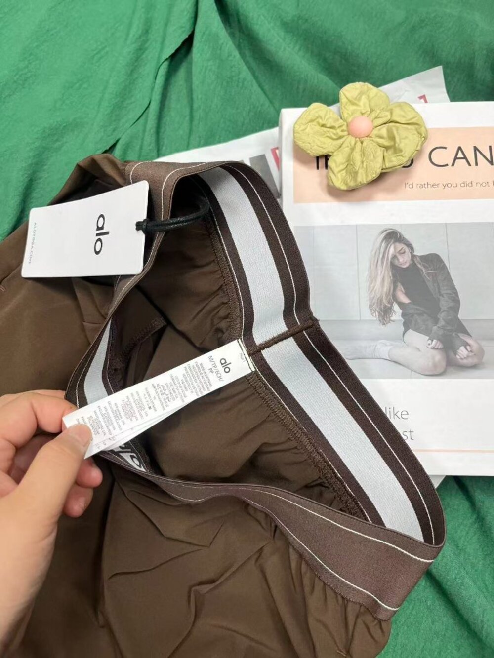 🎂ALO Yoga Suit Up Trouser NWT 🏈 Espresso Brown (Regular) Advanced relaxation - Picture 4 of 8